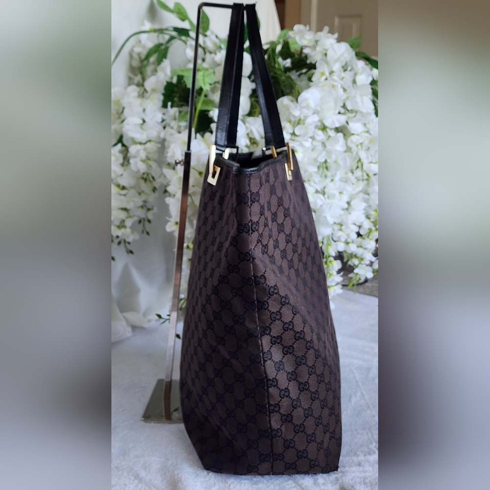 Gucci Brown GG Monogram Tote with Black Handles and Gold Hardware - Picture 3 of 13